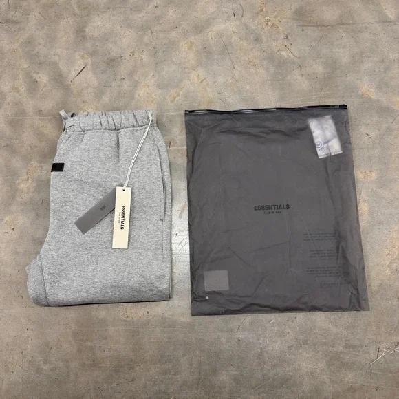 Fear of God Essentials SS22 'Dark Oatmeal' Cuffed Sweatpants Size XS - Picture 2 of 7